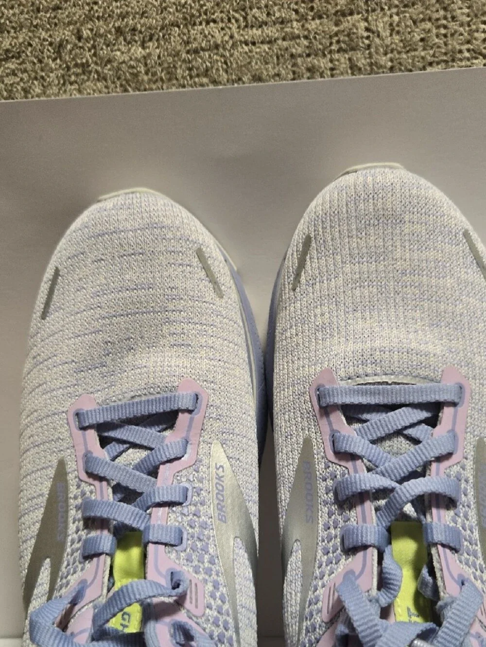 Brooks Ghost 14 Women’s Light Purple and Silver Athletic Running Shoes Size 10